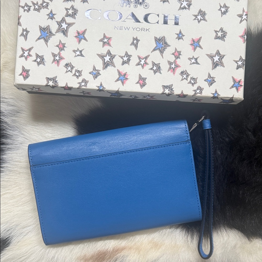 New Coach Blue Leather Compact Wristlet Wallet with Silver Logo Imperfect - Picture 3 of 9